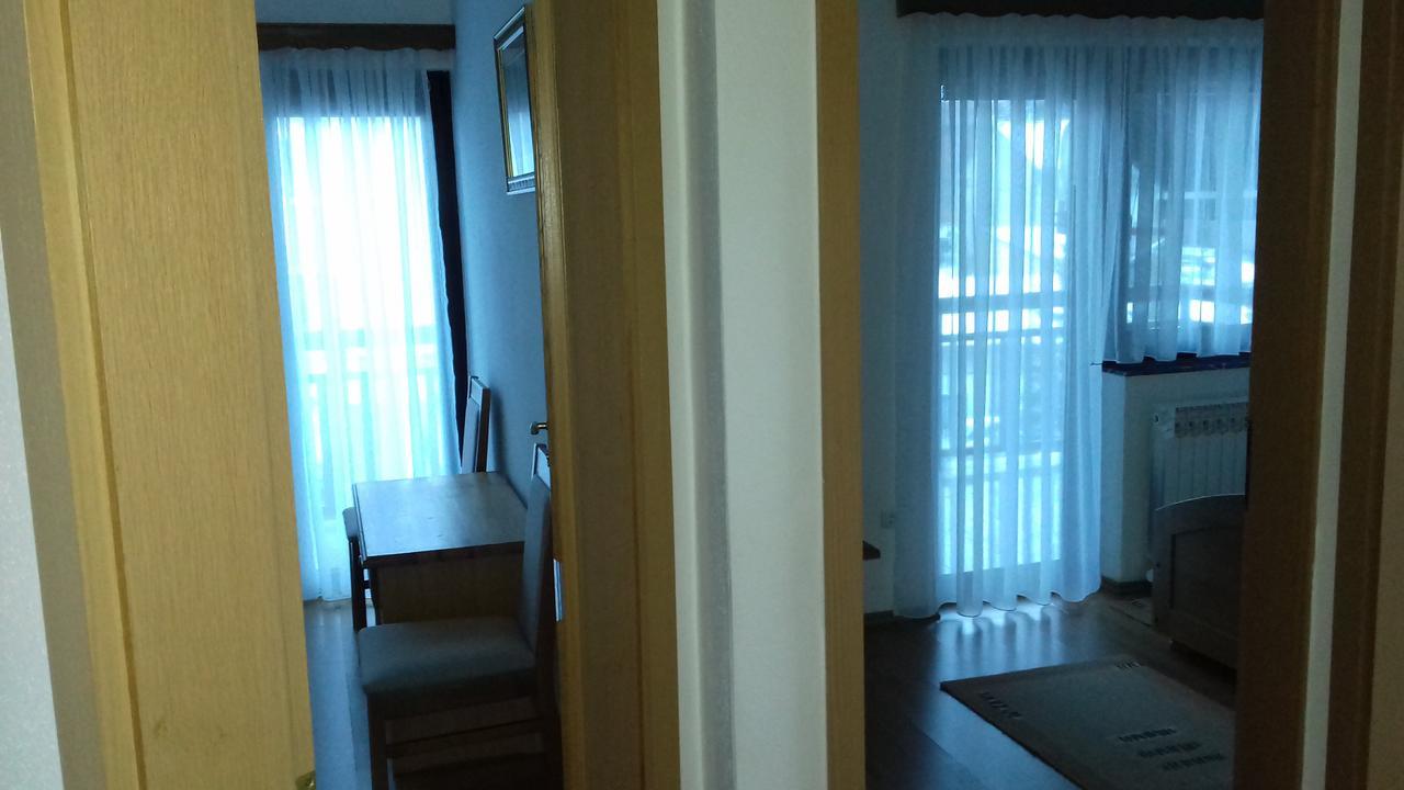 Gradska Kavana Guest House Купрес Екстериор снимка